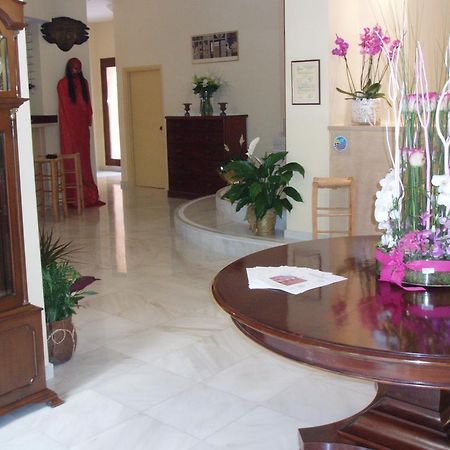 Efplias Hotel Apartments Pire Dış mekan fotoğraf