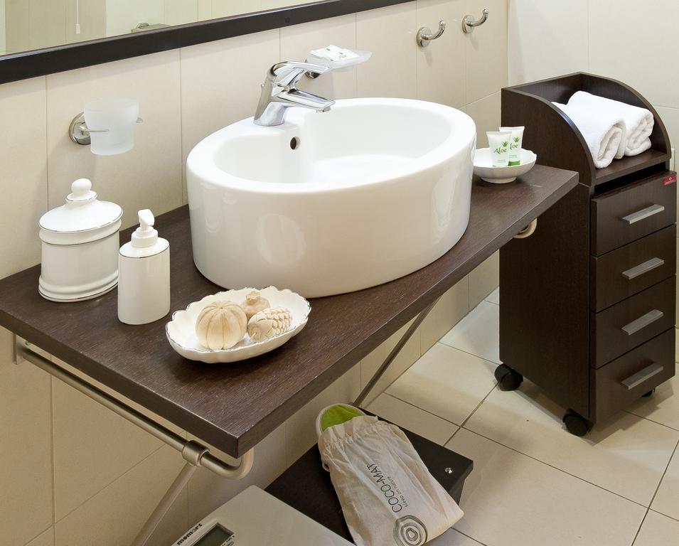 Efplias Hotel Apartments Pire Dış mekan fotoğraf