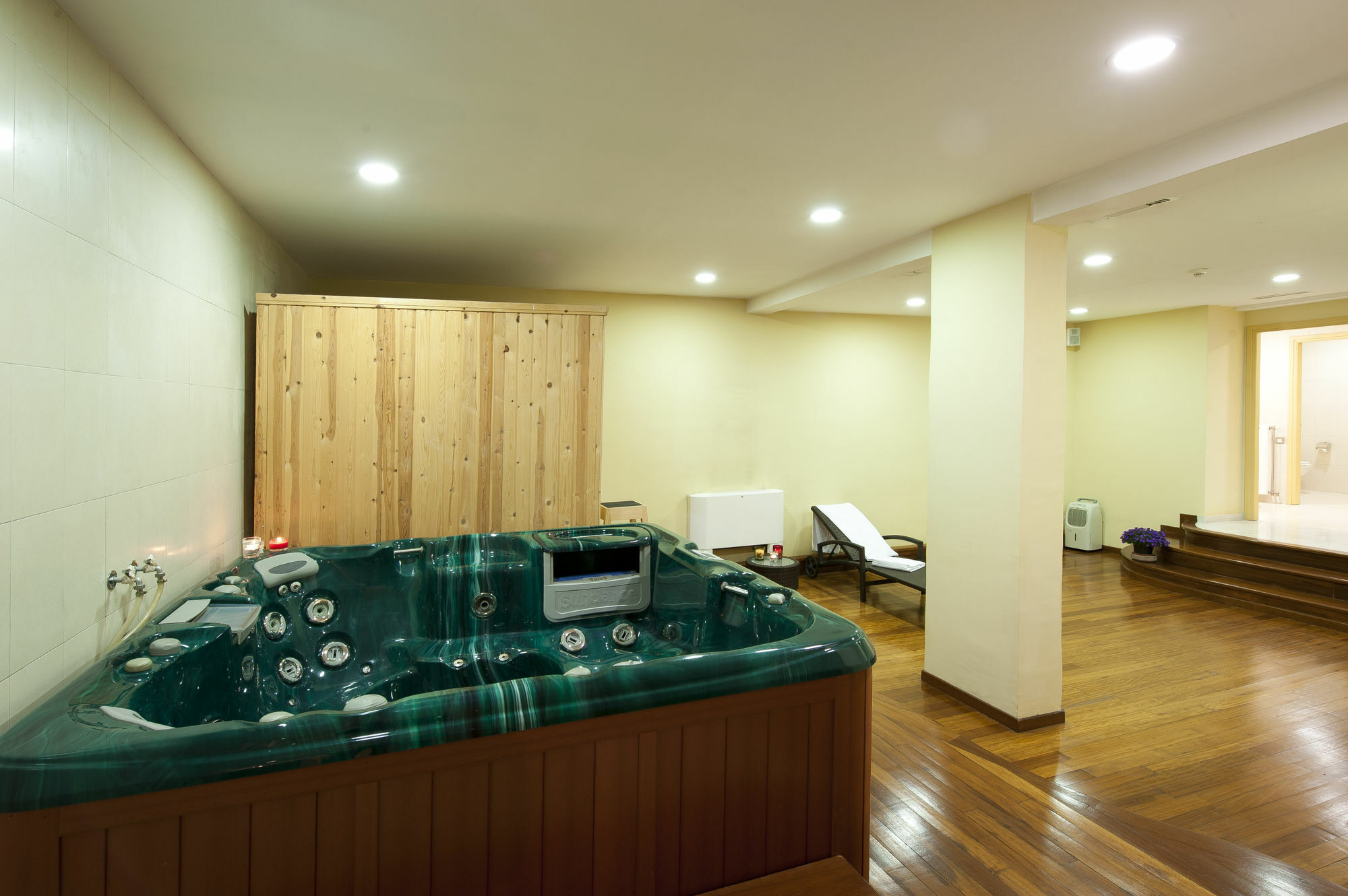 Efplias Hotel Apartments Pire Dış mekan fotoğraf