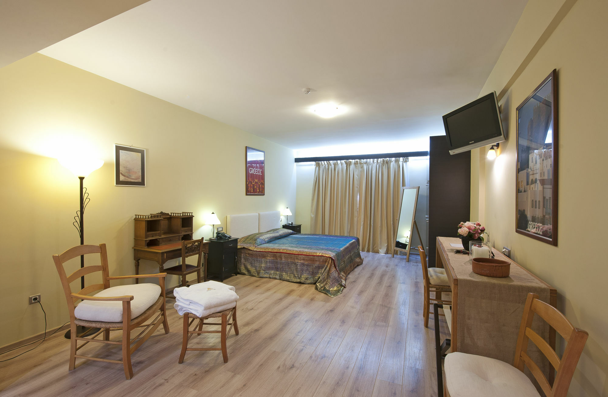 Efplias Hotel Apartments Pire Dış mekan fotoğraf