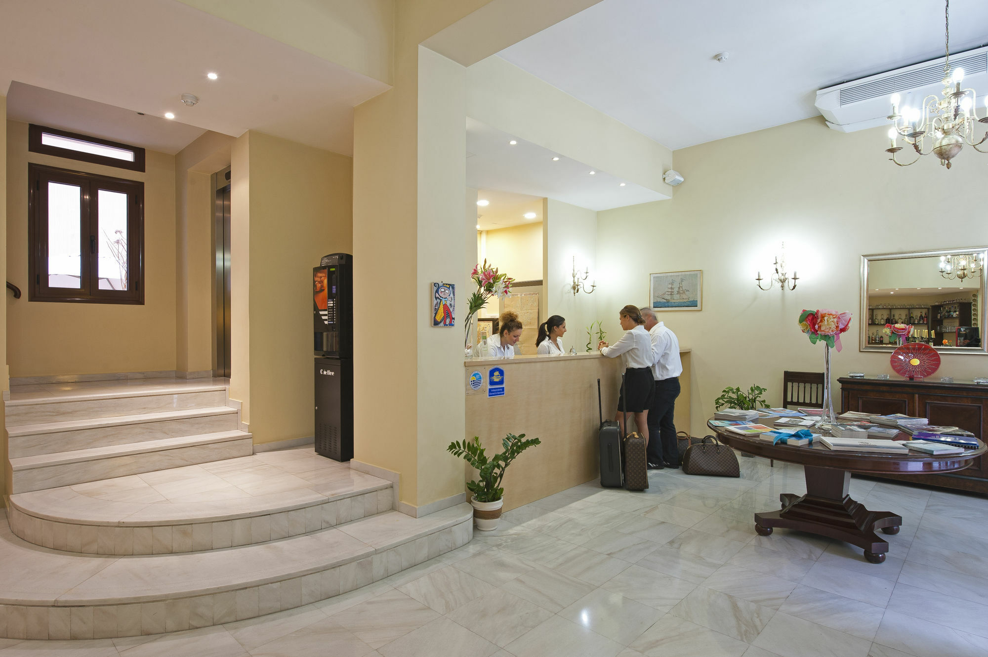 Efplias Hotel Apartments Pire Dış mekan fotoğraf