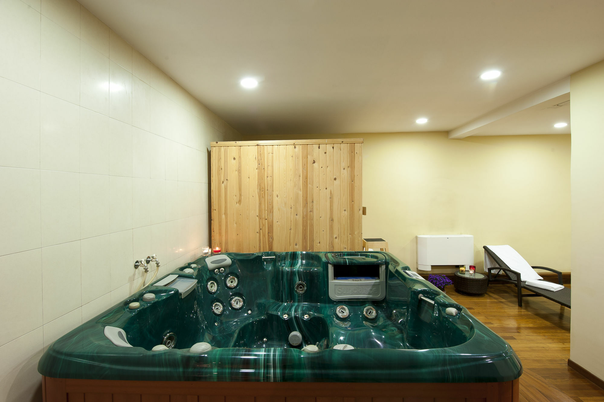Efplias Hotel Apartments Pire Dış mekan fotoğraf
