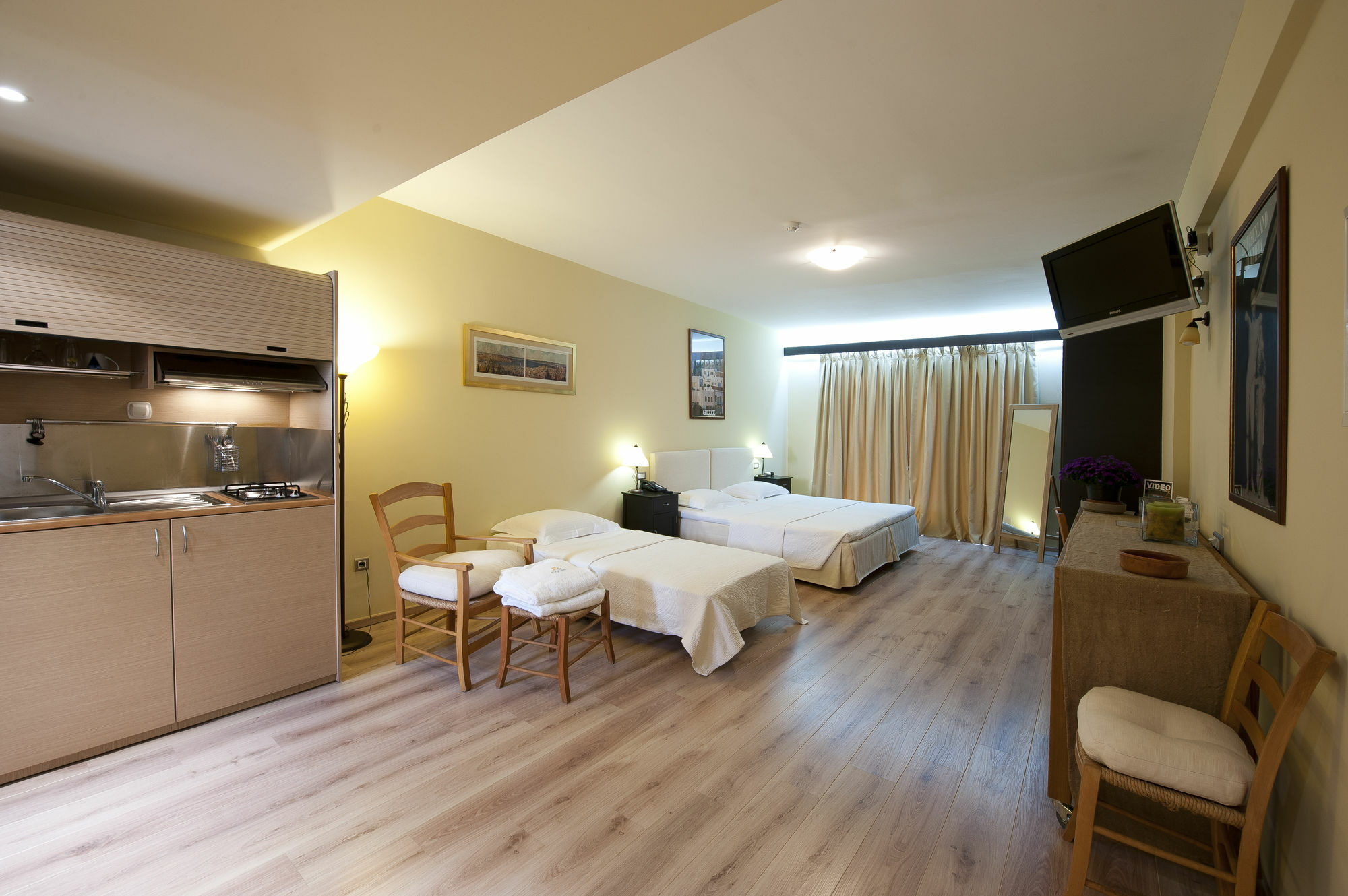 Efplias Hotel Apartments Pire Dış mekan fotoğraf
