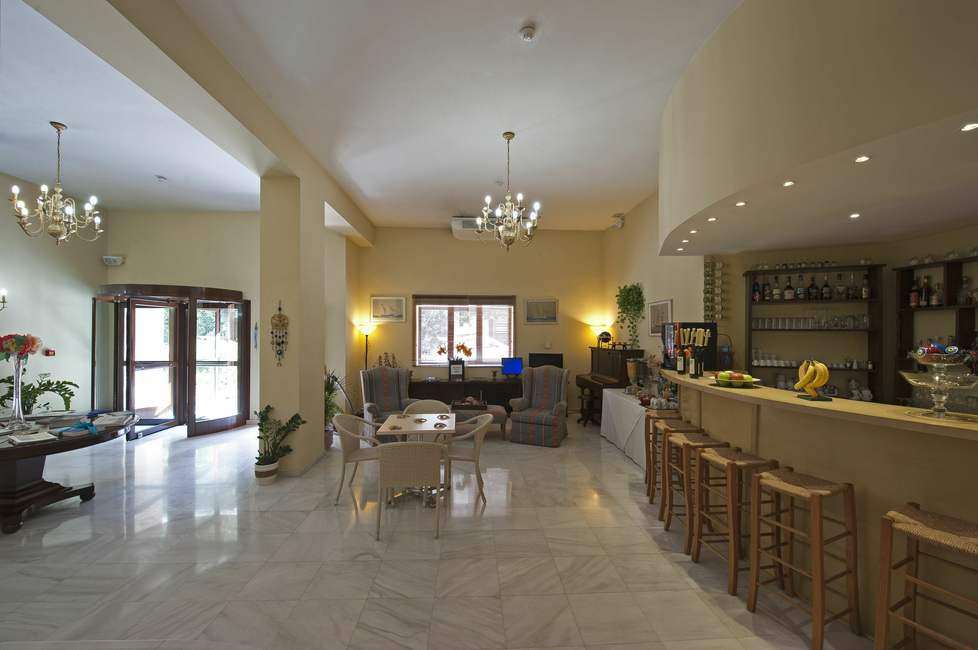 Efplias Hotel Apartments Pire Dış mekan fotoğraf