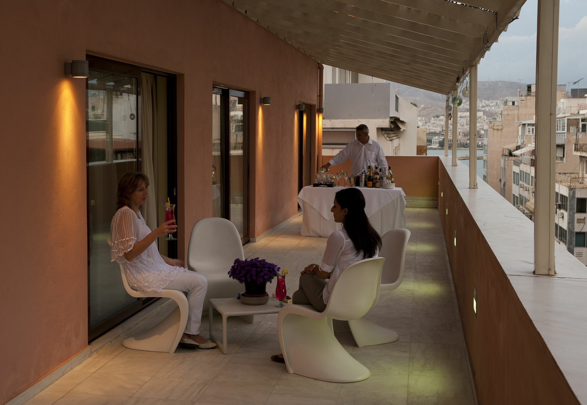 Efplias Hotel Apartments Pire Dış mekan fotoğraf